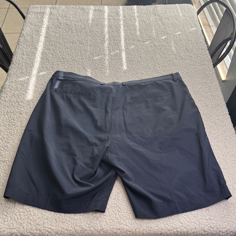 Greg Norman Collection Men's Blue & Black Flat Front Golf Shorts - Picture 4 of 5